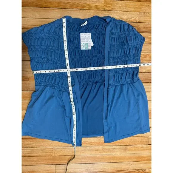 LulaRoe | Kaylin Blue Short Sleeve Smocked Cardigan NWT | Size 2XL (20-22) - Picture 9 of 9